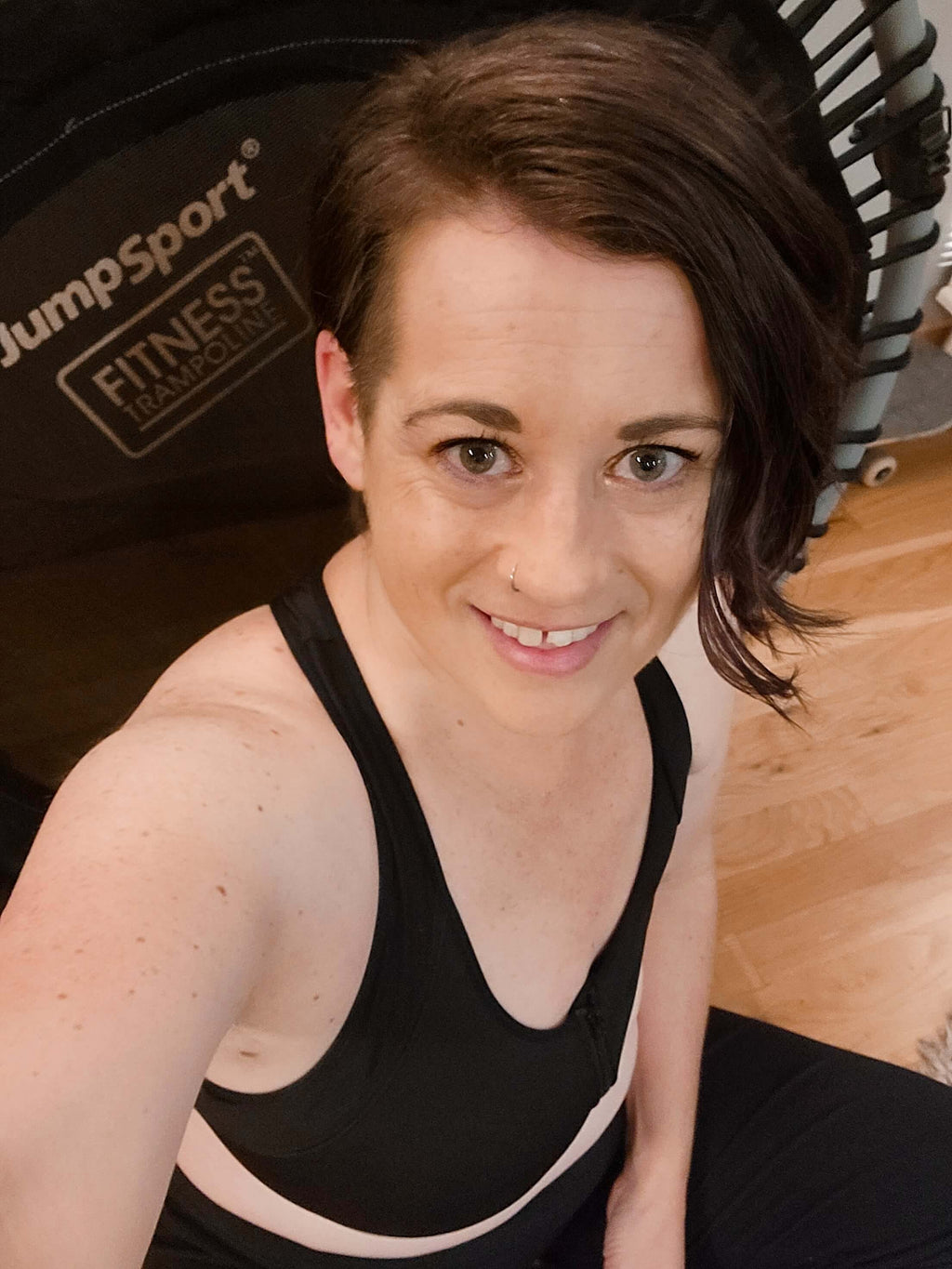 Closure Sports Bra - Black