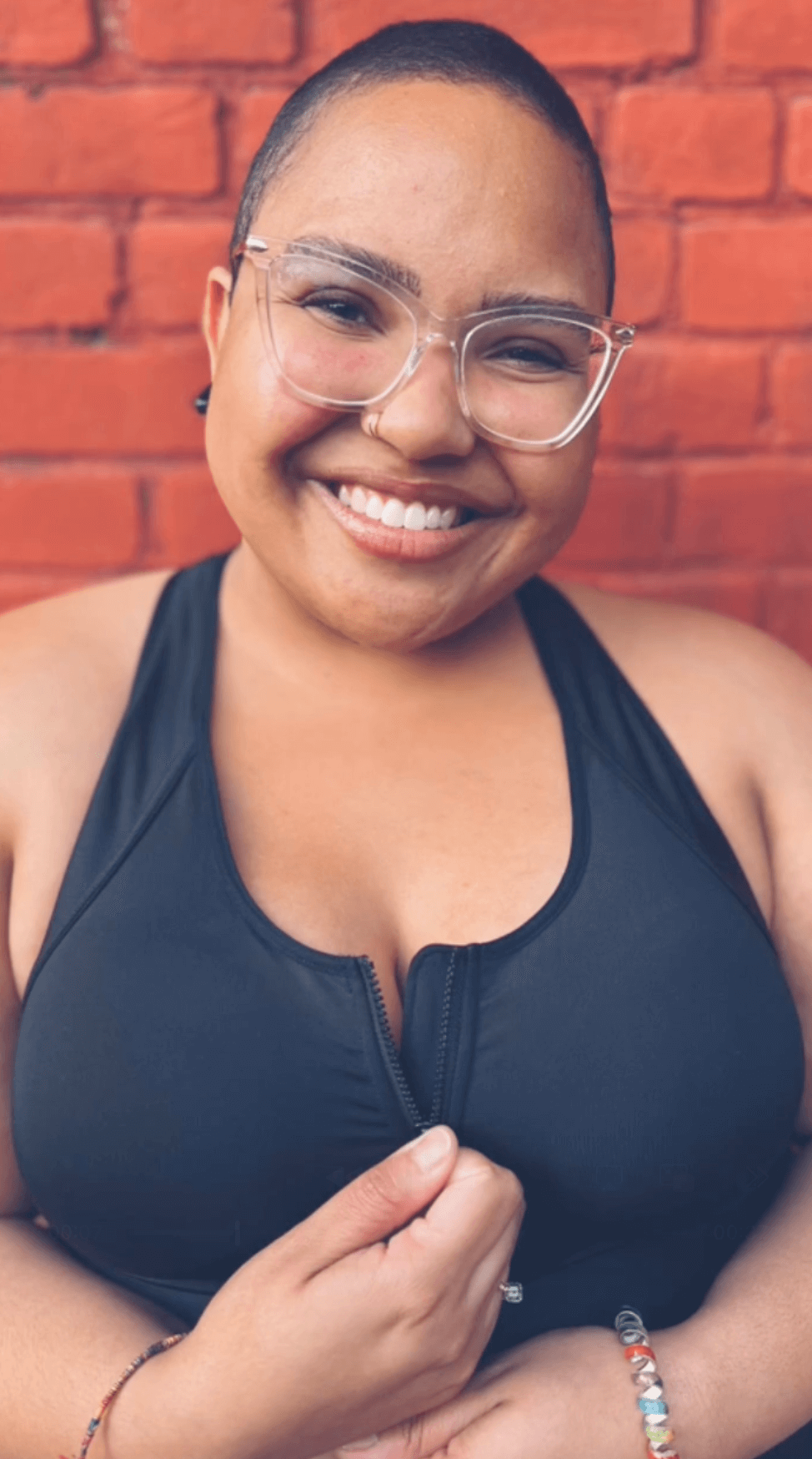 Closure Sports Bra - Black