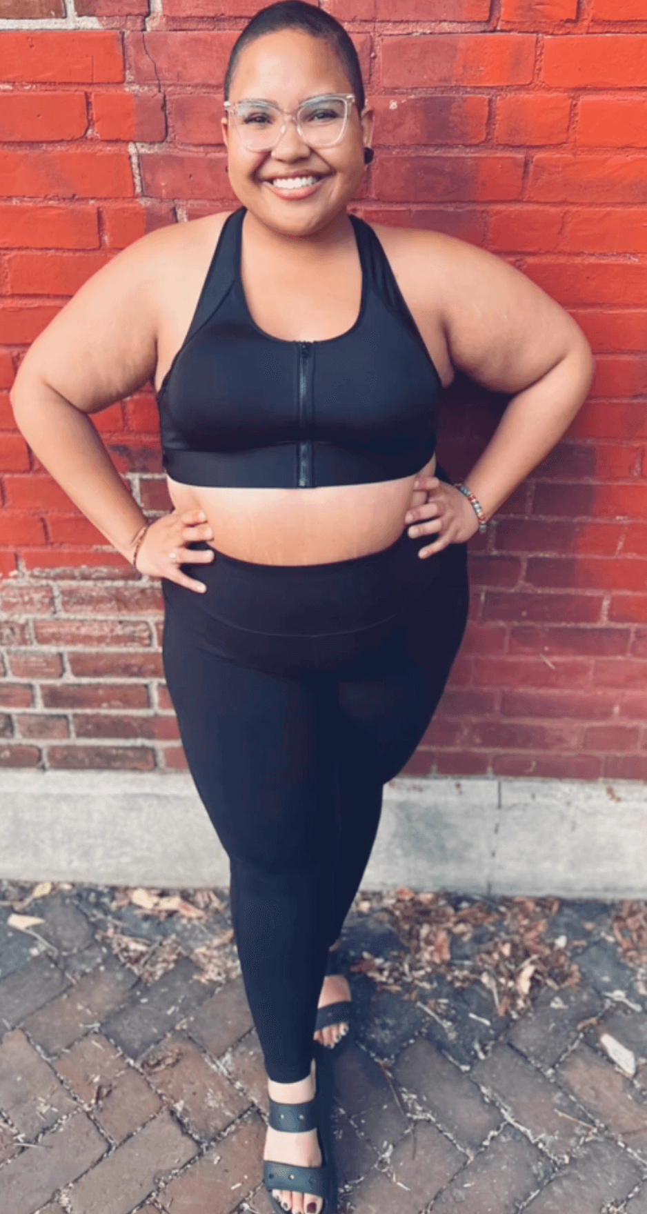 Closure Sports Bra - Black